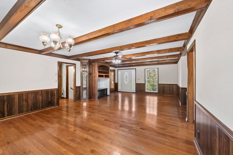 1826 Newcut Rd, Columbia, TN 38401