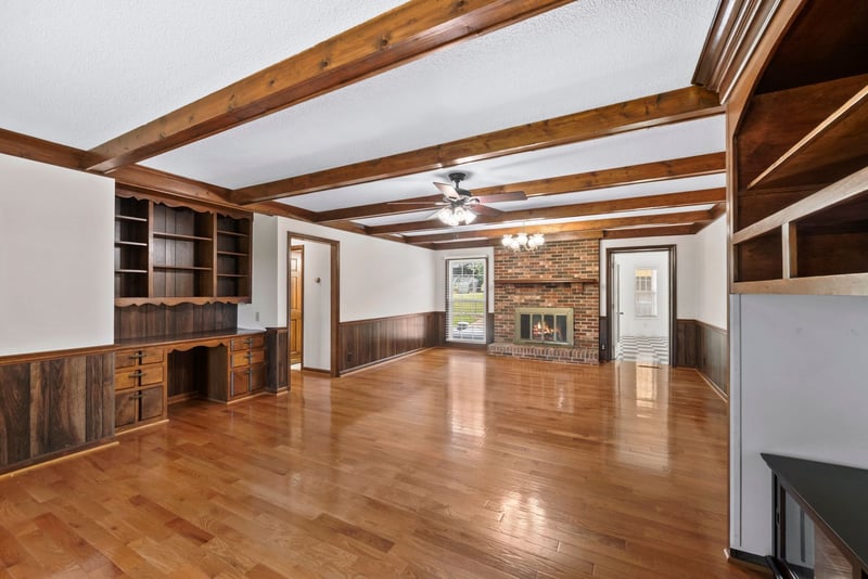 1826 Newcut Rd, Columbia, TN 38401