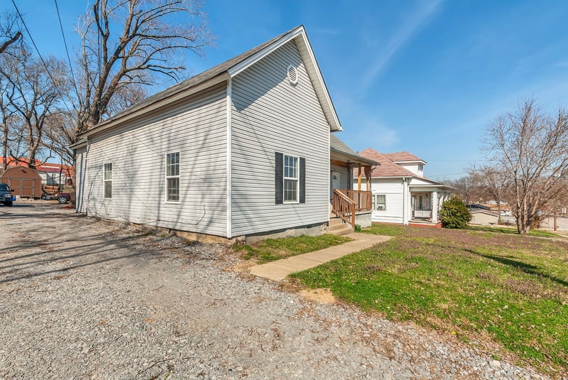 1510 S Main St, Columbia, TN 38401