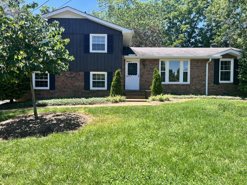 104 Pana Ct, Hendersonville, TN 37075