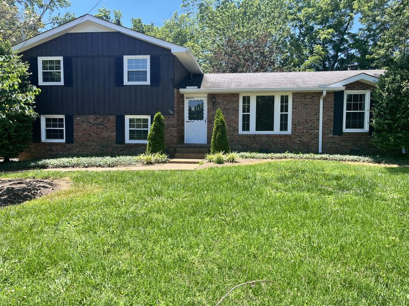 104 Pana Ct, Hendersonville, TN 37075