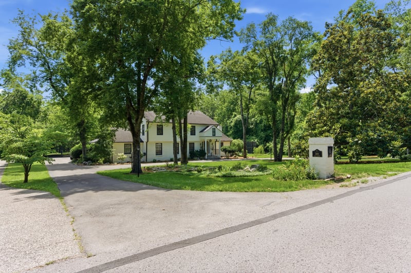 2419 Valley Brook Rd, Nashville, TN 37215