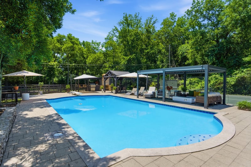 2419 Valley Brook Rd, Nashville, TN 37215