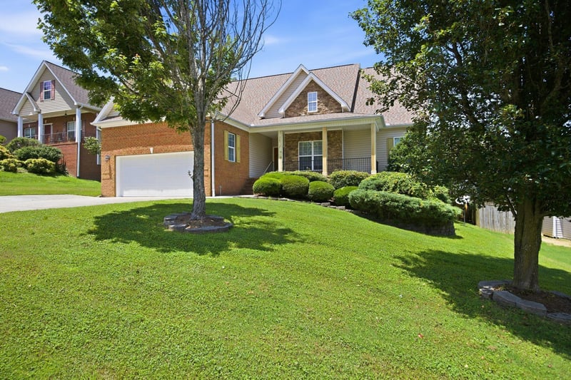 178 Kailors Cove Cir, Ringgold, GA 30736