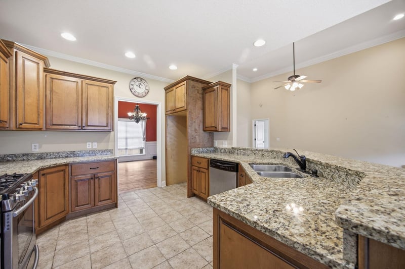 178 Kailors Cove Cir, Ringgold, GA 30736
