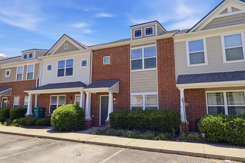 2017 Arum Ct, Spring Hill, TN 37174