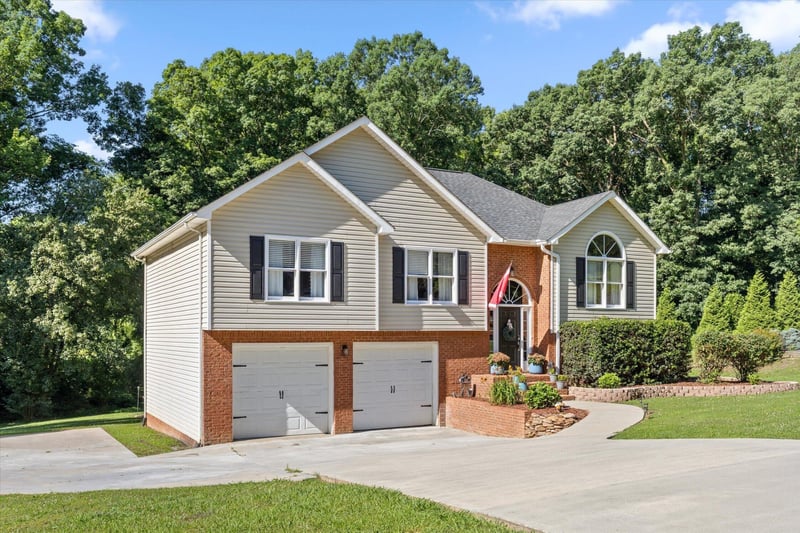 105 Creekside Dr, Dalton, GA 30720