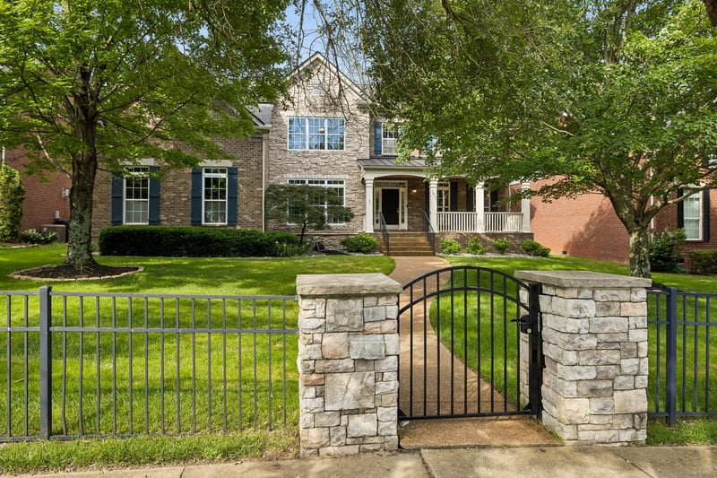 3053 Oxford Glen Dr, Franklin, TN 37067