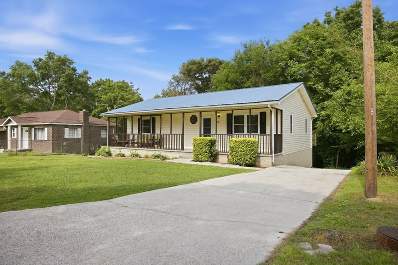 45 Redd Rd, Rossville, GA 30741