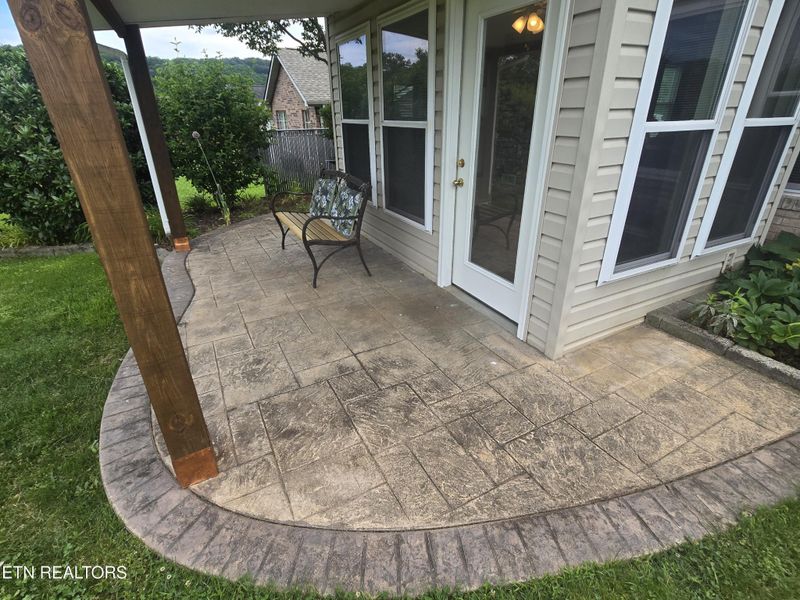 7228 Ghiradelli Rd, Knoxville, TN 37918