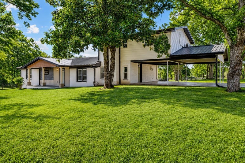 405 Fairfield Rd, Bethpage, TN 37022