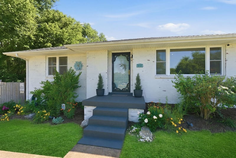 2000 Saint Joseph Dr, Nashville, TN 37218