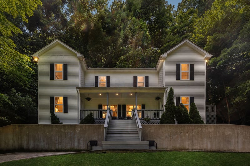 1017 Harpeth Valley Ct, Nashville, TN 37221