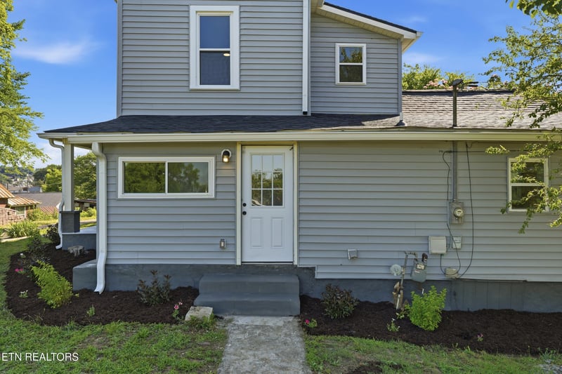 315 Poplar St, Lenoir City, TN 37771
