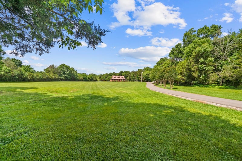 2465 Browns Mill Rd, Lascassas, TN 37085