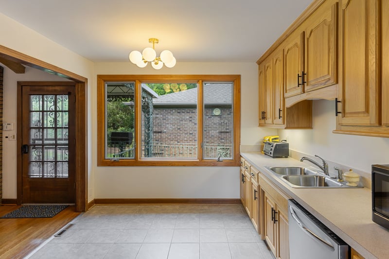 3836 Lake Aire Dr, Nashville, TN 37217