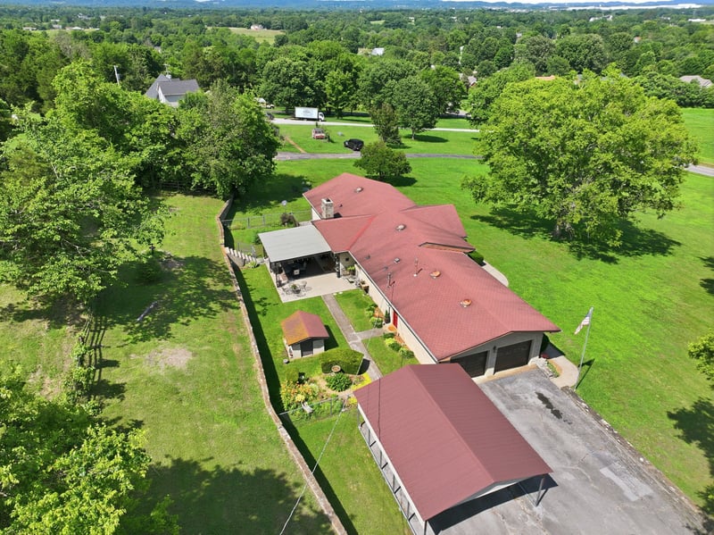 899 Carters Creek Pike, Columbia, TN 38401