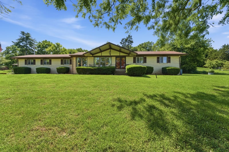 899 Carters Creek Pike, Columbia, TN 38401
