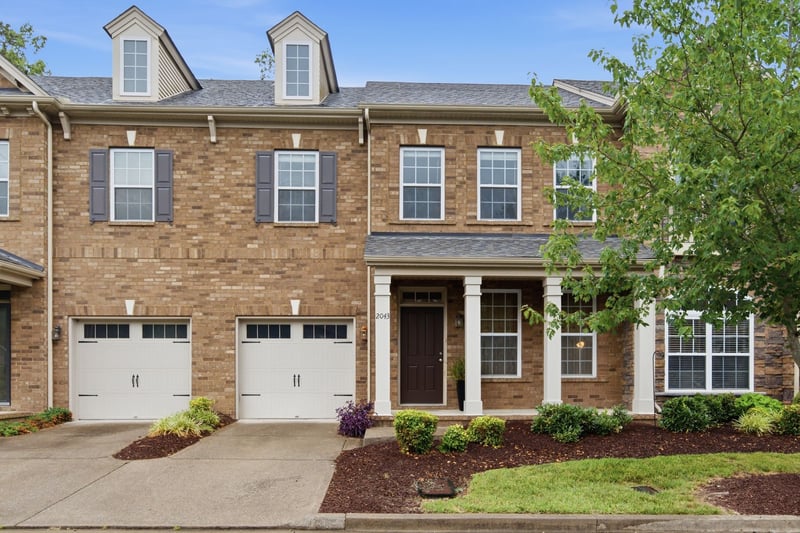 2043 Traemoor Village Dr, Nashville, TN 37209
