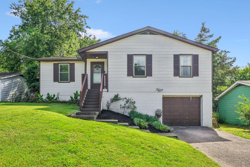 1032 Cheyenne Blvd, Madison, TN 37115