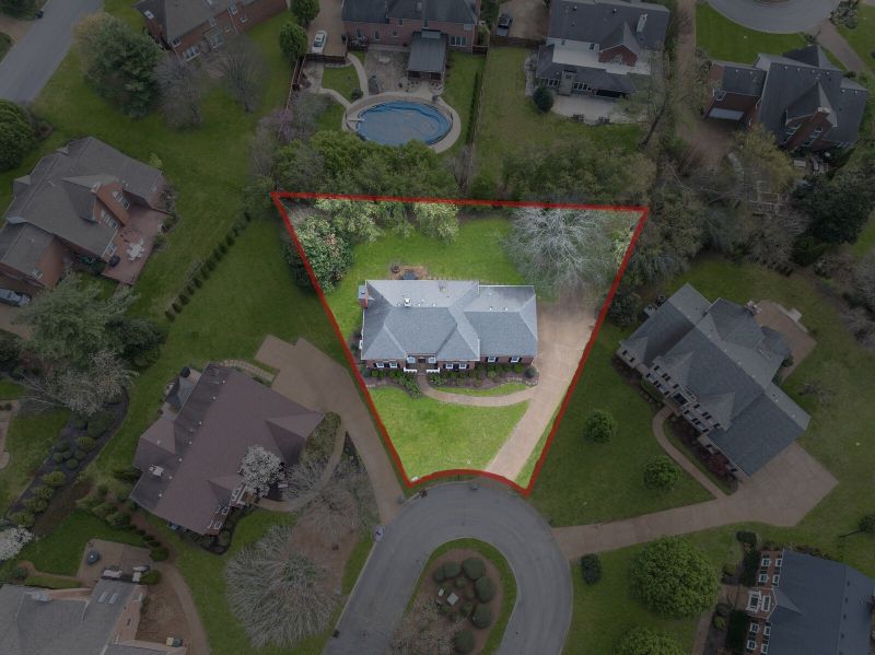 1813 Clinch Pl, Old Hickory, TN 37138
