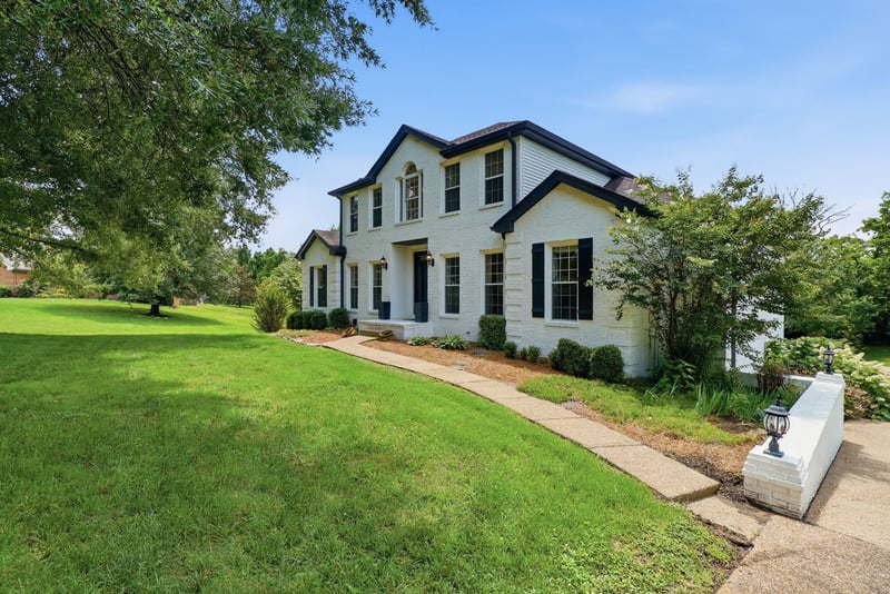 1308 Teddys Pl, Mount Juliet, TN 37122
