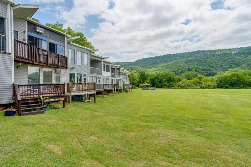 2072 Creek Rd, Wildwood, GA 30757