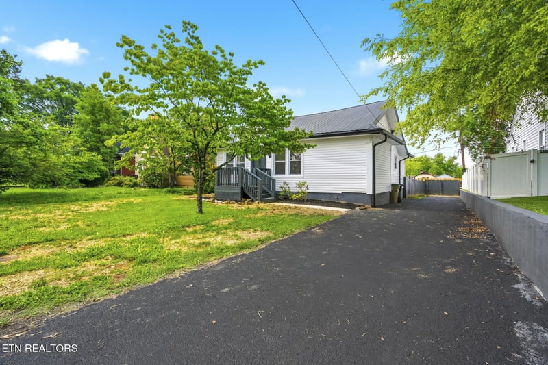 3317 Monmouth St, Knoxville, TN 37917