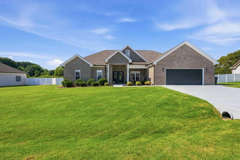 181 Spry Way, Killen, AL 35645