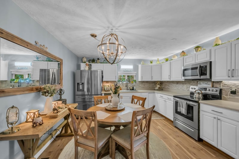 173 Ravenwood Cir, Dickson, TN 37055