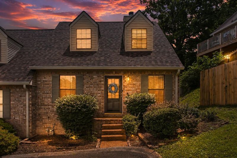 400 Deerpoint Cir #400, Hendersonville, TN 37075