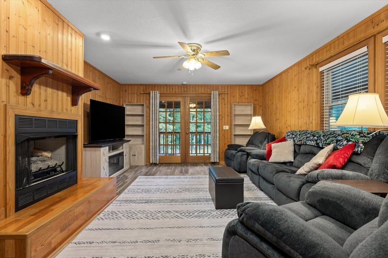927 Casey Rd, Trenton, GA 30752