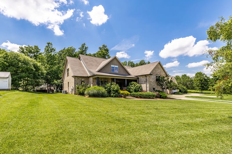 1954 Lake Rd, Greenbrier, TN 37073