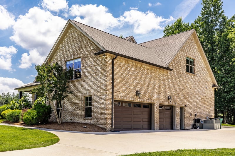 1954 Lake Rd, Greenbrier, TN 37073