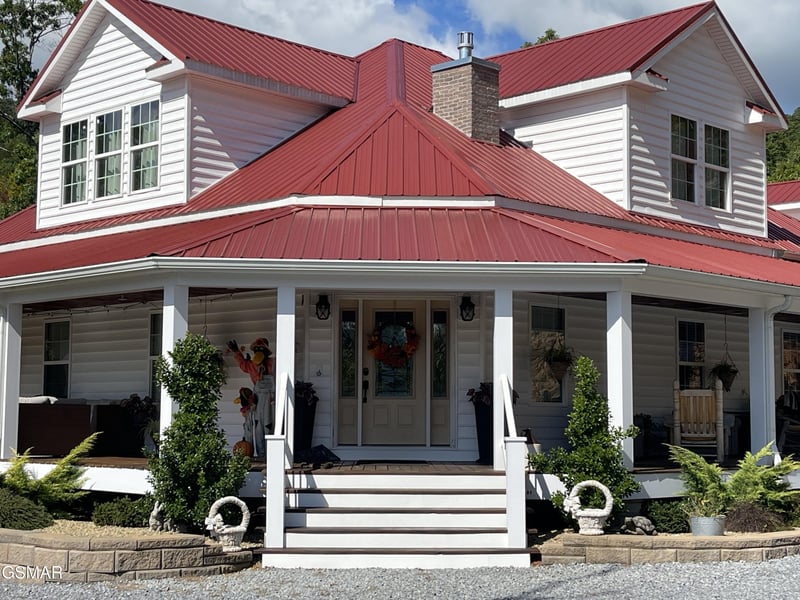 2750 Sulpher Springs Rd, Sevierville, TN 37862