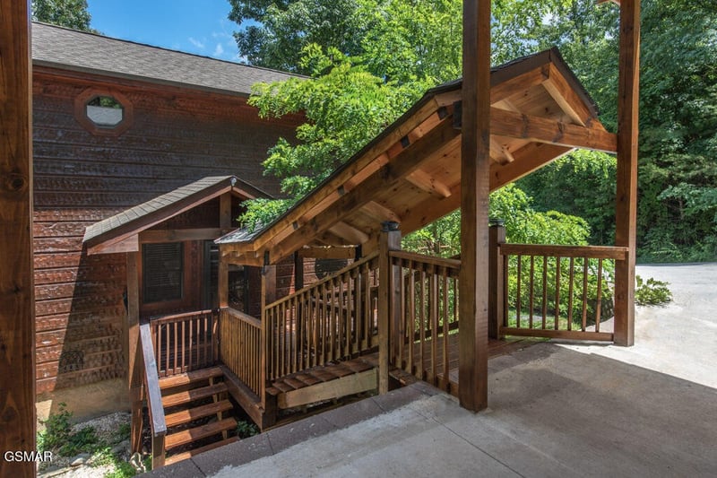 3103 Perry Circle Ln, Sevierville, TN 37862
