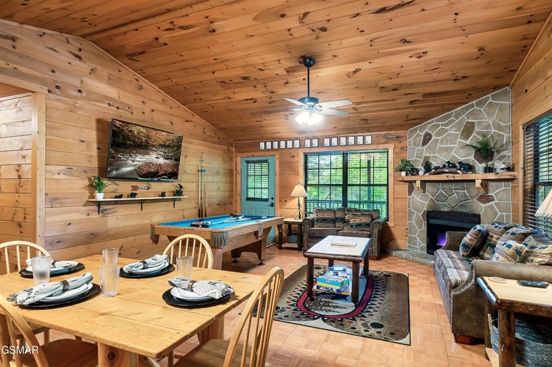 2619 Thad Trl, Sevierville, TN 37876