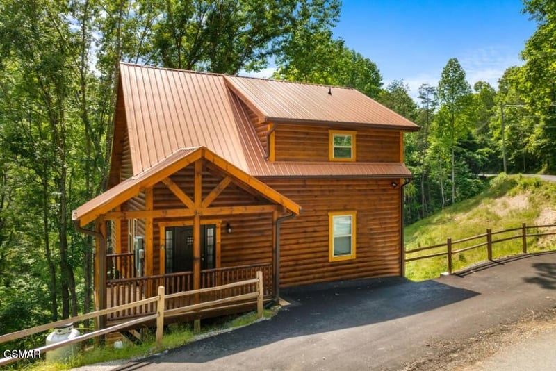 1446 Silver Poplar Ln, Sevierville, TN 37876