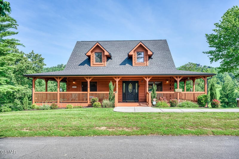 2028 Piney Overlook Ln, Sevierville, TN 37862