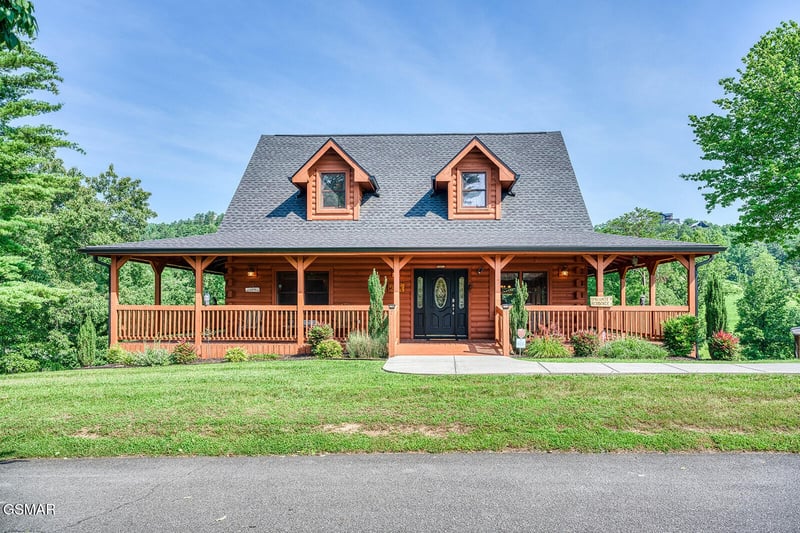 2028 Piney Overlook Ln, Sevierville, TN 37862