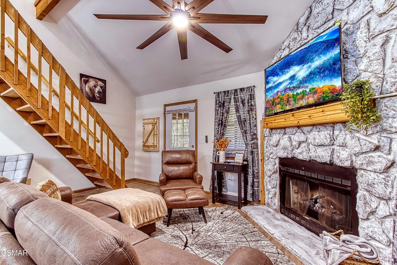 2275 Lones Branch Ln, Sevierville, TN 37876