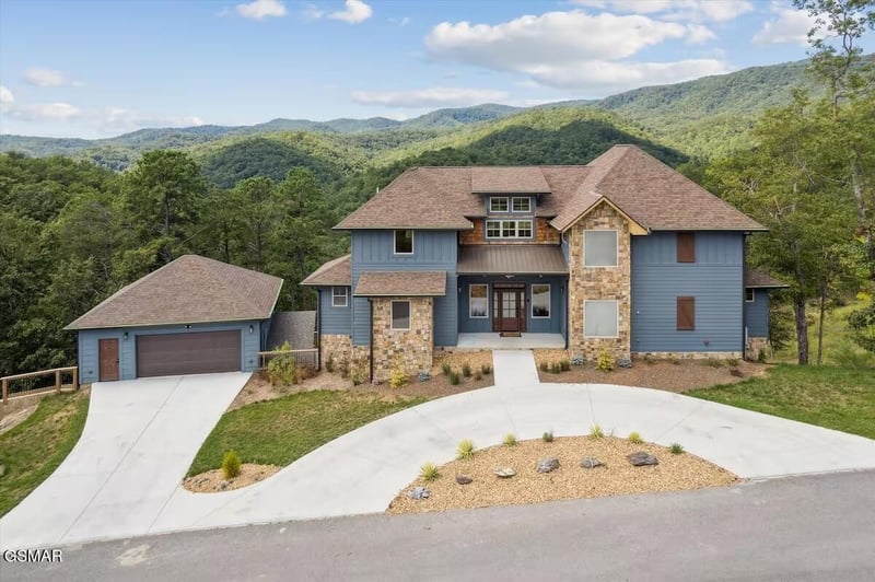 3142 Smoky Bluff Trl, Sevierville, TN 37862