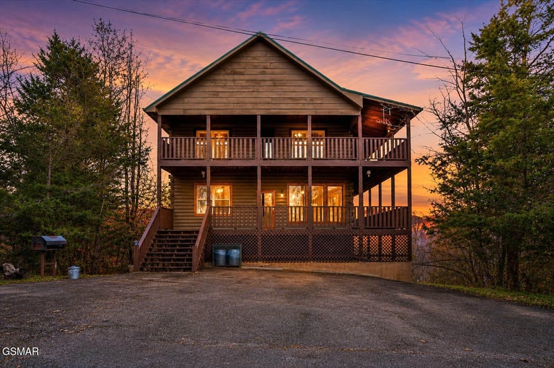 2016 Oakmont Dr, Sevierville, TN 37876