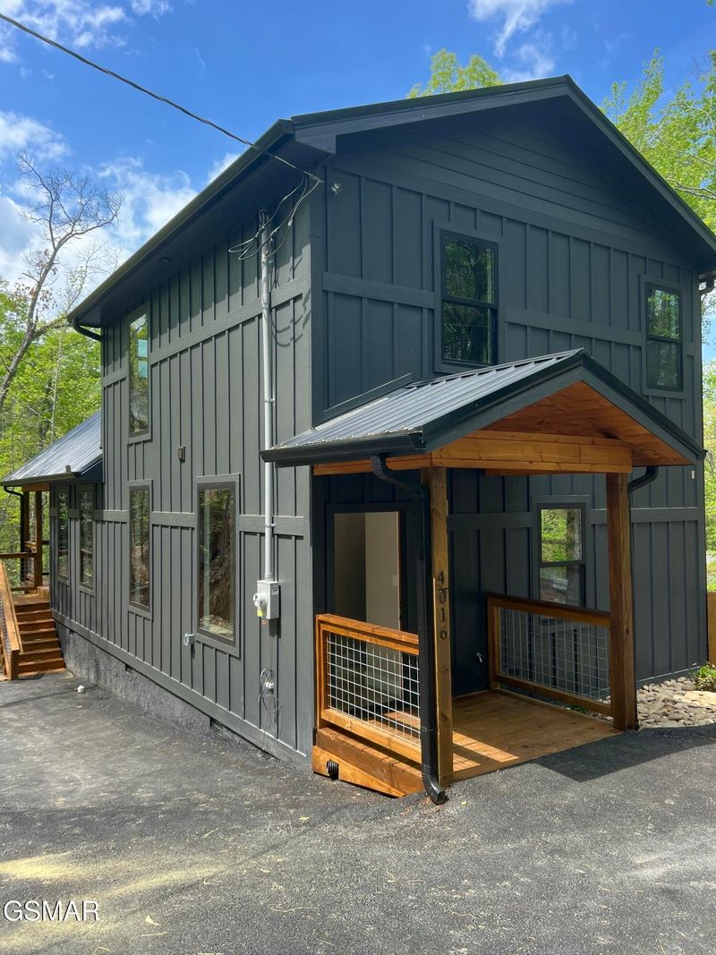 4016 Dollys Dr, Sevierville, TN 37862