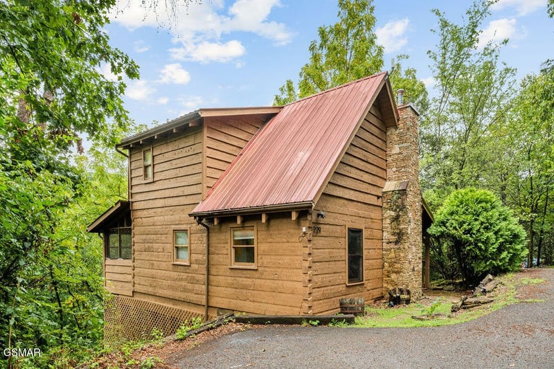 229 Cherokee Path Way, Sevierville, TN 37876