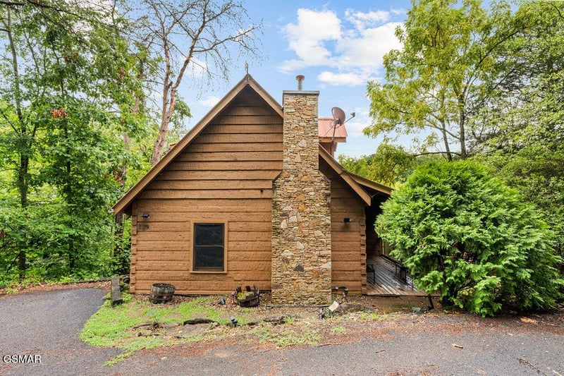 229 Cherokee Path Way, Sevierville, TN 37876