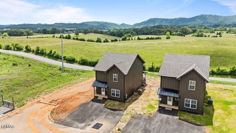 972 Lacy Ct, Sevierville, TN 37862