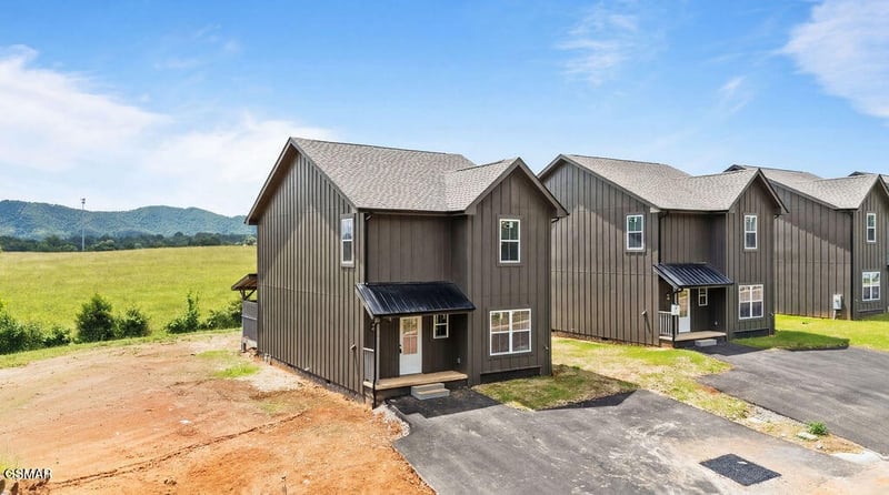 972 Lacy Ct, Sevierville, TN 37862