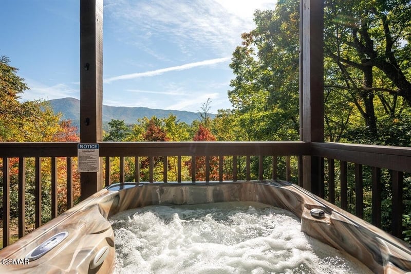 4235 Round Top Way, Sevierville, TN 37862