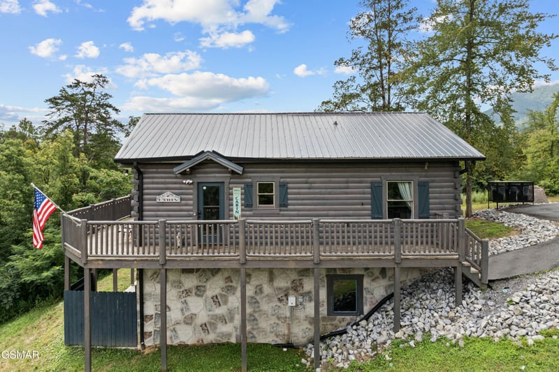 705 Rondayview Ln, Sevierville, TN 37876